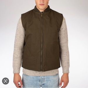 Waxed Peregrine gilet / vest jacket